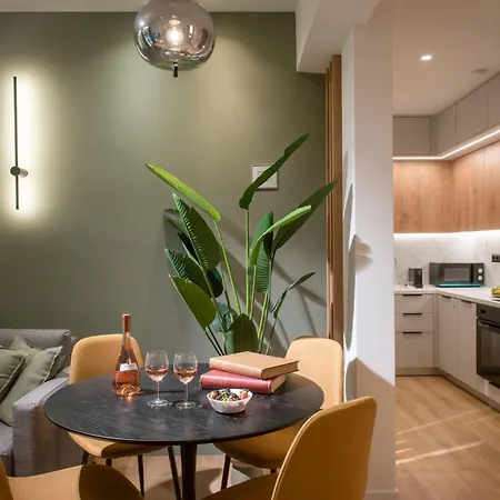 Ant19- Stylish 1br With Balcony In Apartment *